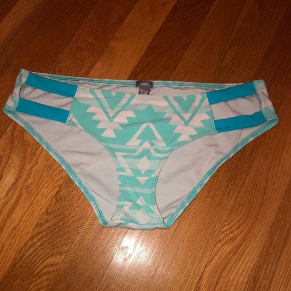 Aerie Bikini - Picture 4 of 7